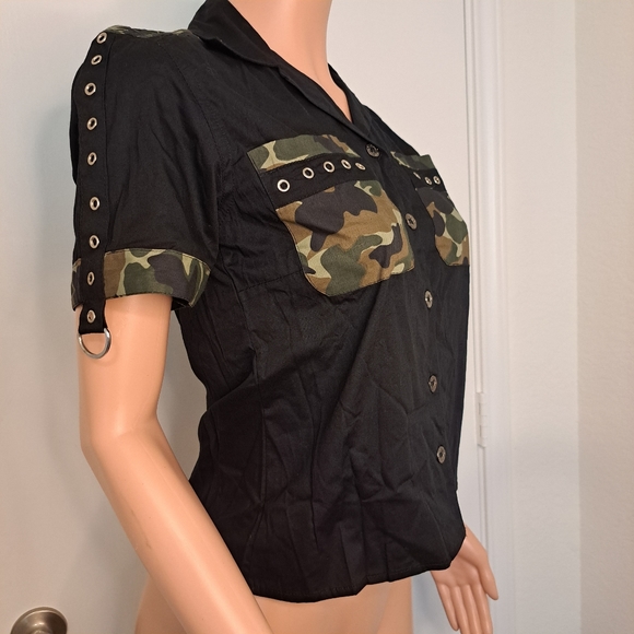 Dead Threads Womens S Shirt Goth Black Camouflage Button Down Short Sleeve - Picture 5 of 12